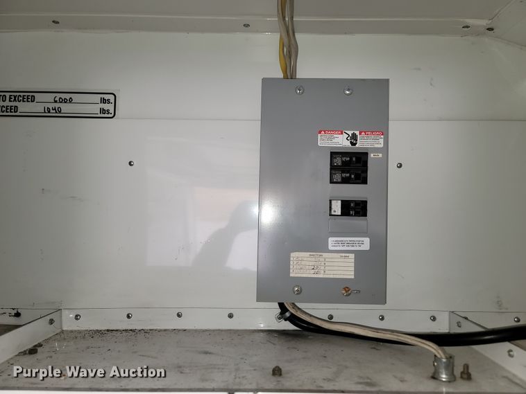 image for item JN9094 2009 Cargo Craft Expedition 7242  enclosed cargo trailer