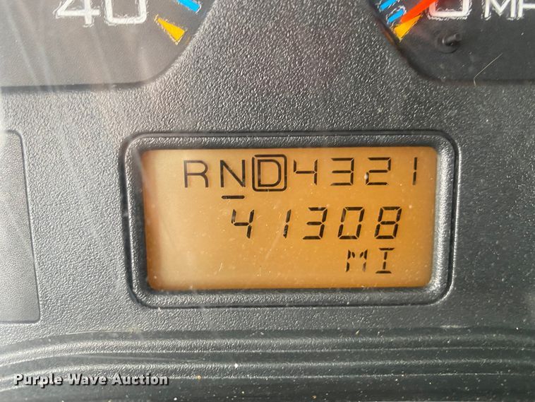 image for item JN9123 2004 International 7400  refuse truck