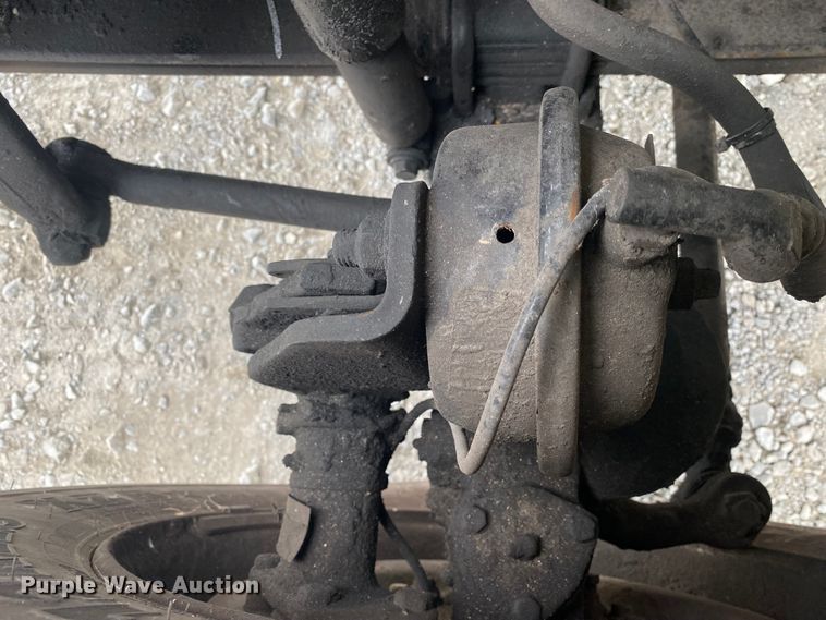 image for item JN9123 2004 International 7400  refuse truck