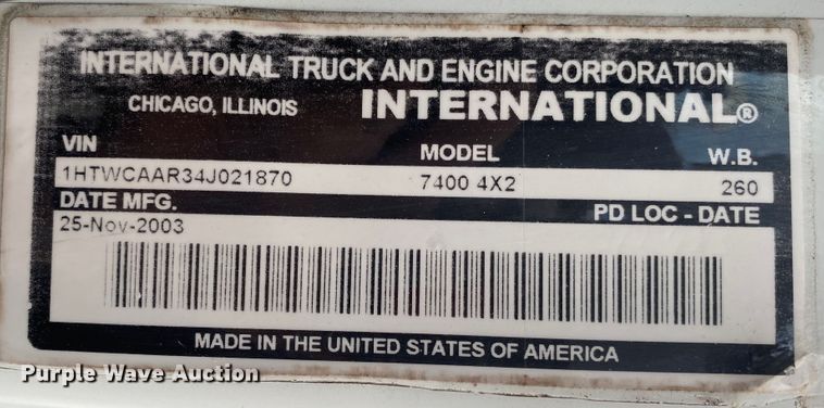 image for item JN9123 2004 International 7400  refuse truck