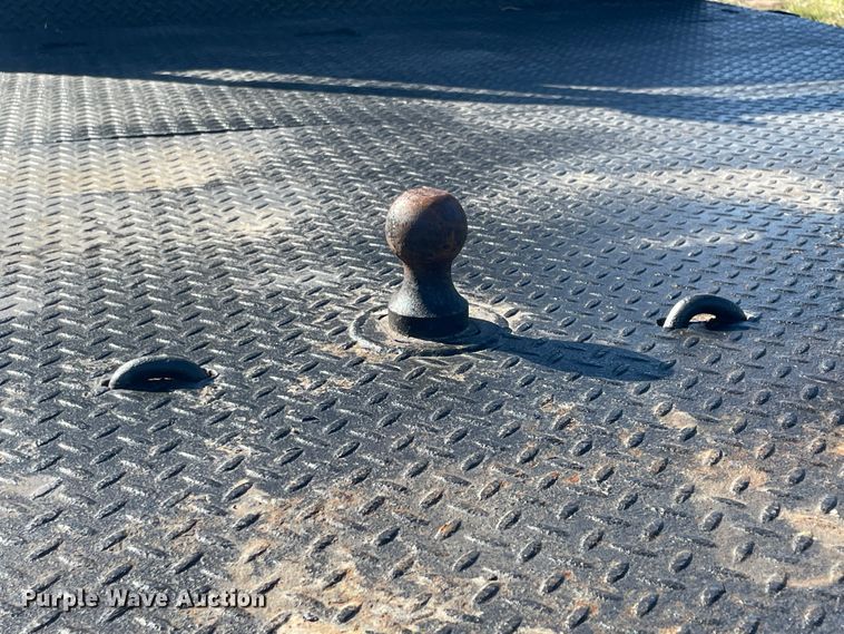 image for item JQ9420 2004 Chevrolet C4500  dump flatbed truck