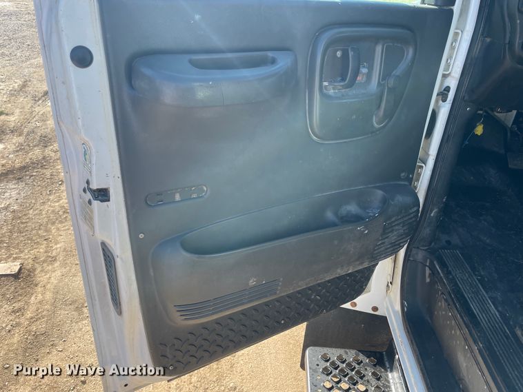 image for item JQ9420 2004 Chevrolet C4500  dump flatbed truck