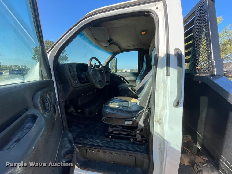 image for item JQ9420 2004 Chevrolet C4500  dump flatbed truck