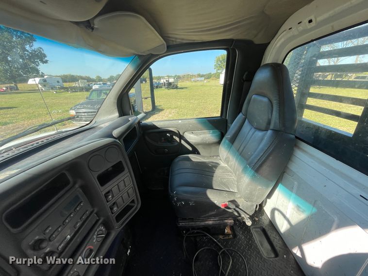 image for item JQ9420 2004 Chevrolet C4500  dump flatbed truck