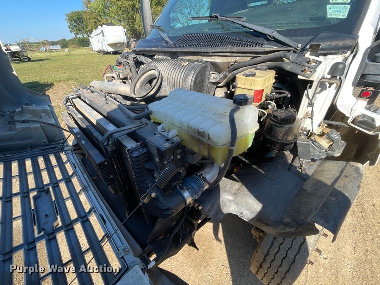 image for item JQ9420 2004 Chevrolet C4500  dump flatbed truck