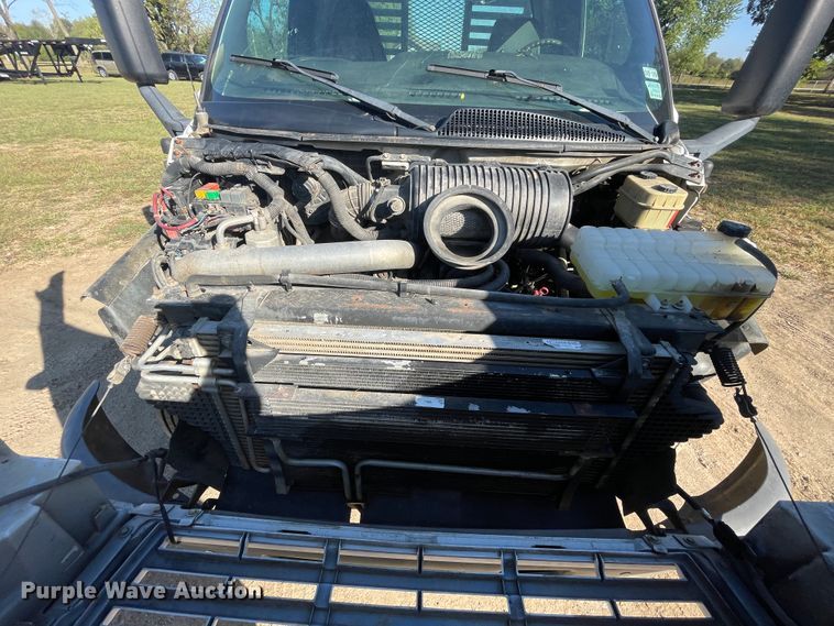 image for item JQ9420 2004 Chevrolet C4500  dump flatbed truck