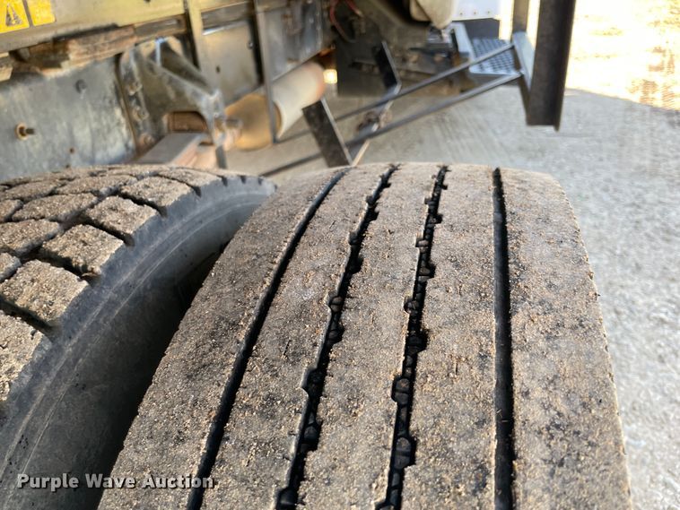 image for item JQ9420 2004 Chevrolet C4500  dump flatbed truck