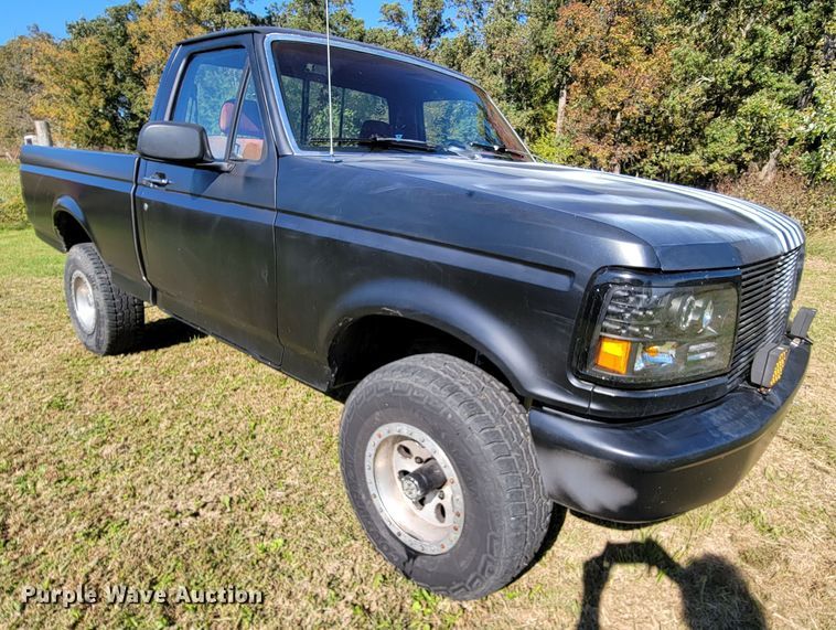 image for item KQ9131 1992 Ford F150  pickup truck