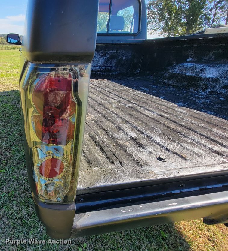 image for item KQ9131 1992 Ford F150  pickup truck