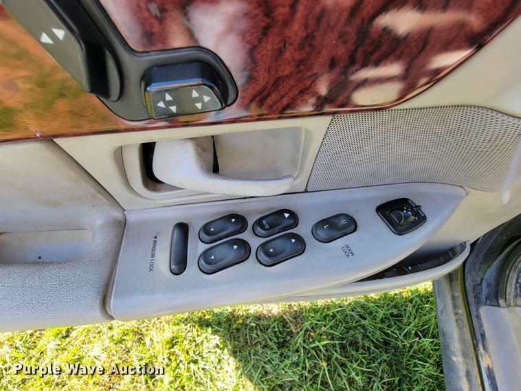 image for item KQ9132 2000 Mercury Grand Marquis