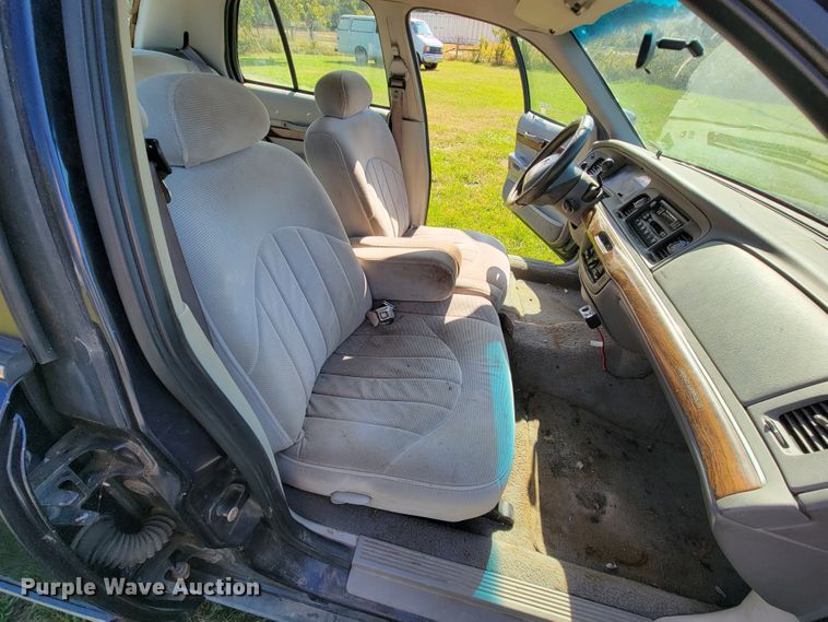 image for item KQ9132 2000 Mercury Grand Marquis