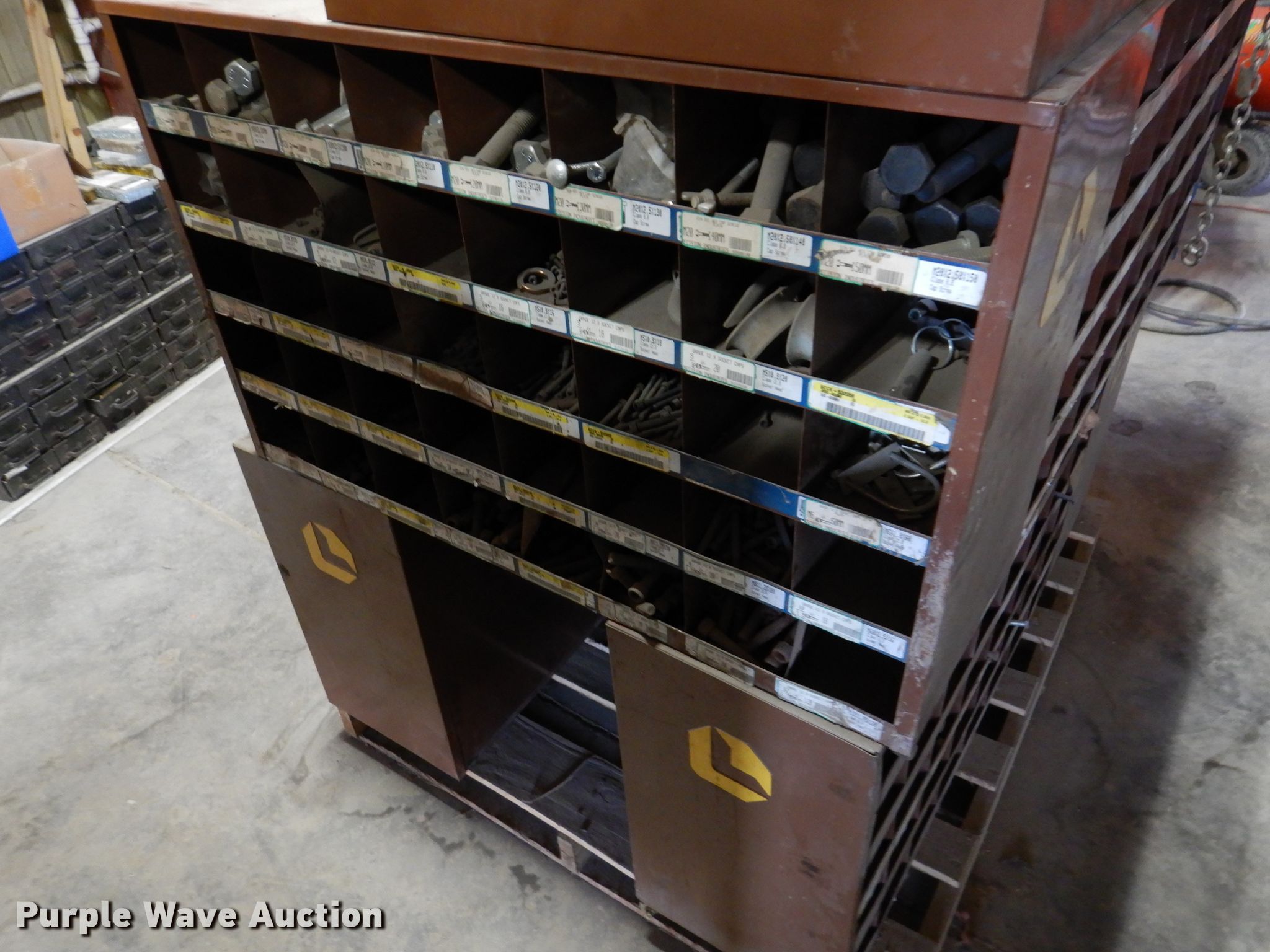 Lawson Products bolt bins in Des Moines, IA Item KH9065 sold Purple Wave