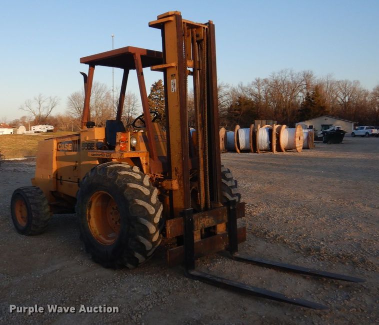 image for item DH8127 1993 Case 586E  forklift