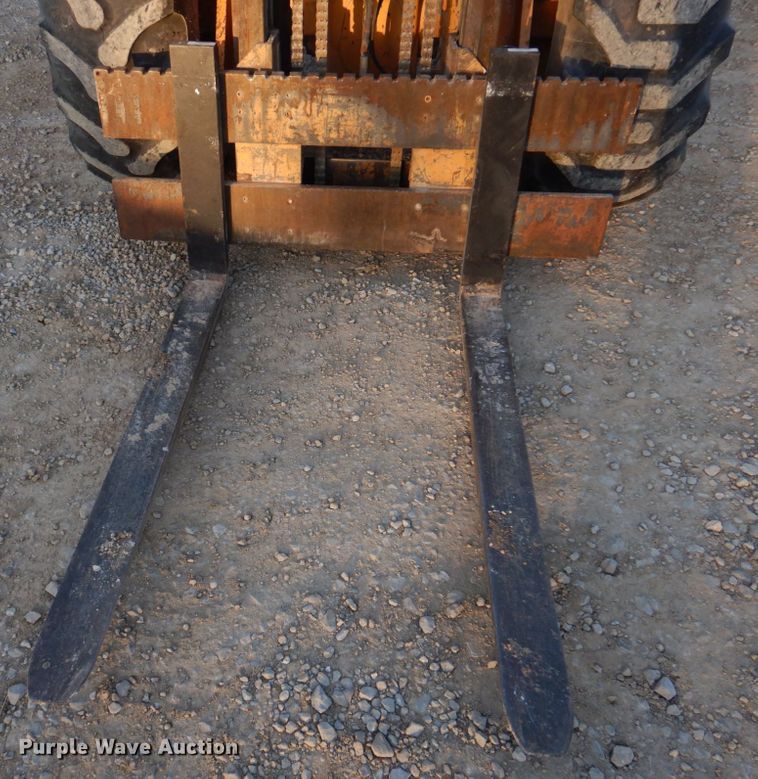 image for item DH8127 1993 Case 586E  forklift