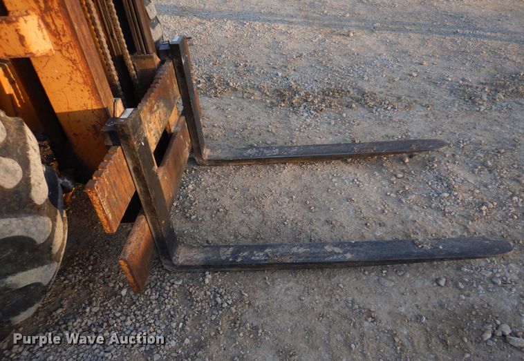 image for item DH8127 1993 Case 586E  forklift