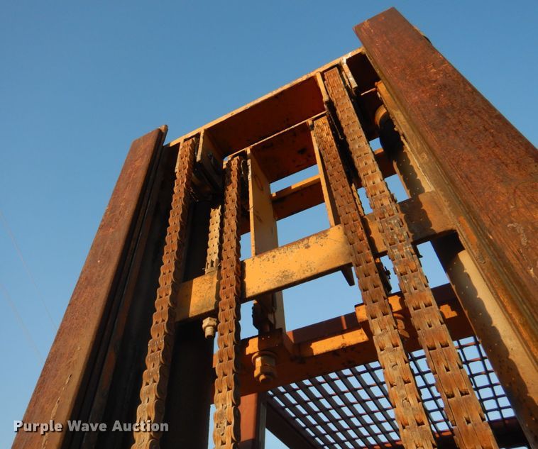 image for item DH8127 1993 Case 586E  forklift