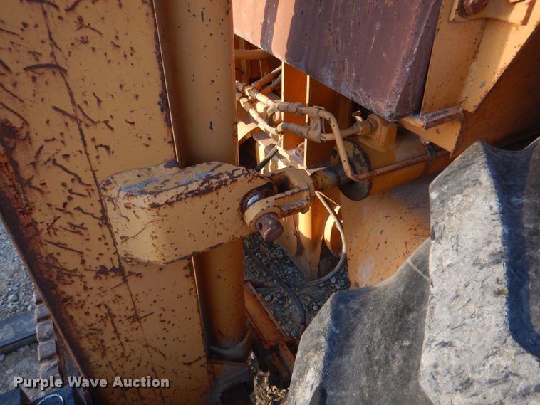 image for item DH8127 1993 Case 586E  forklift