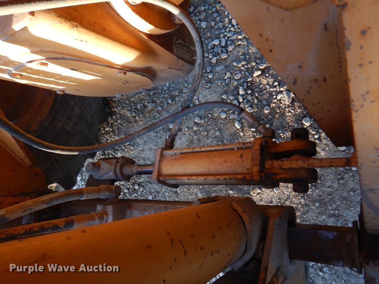 image for item DH8127 1993 Case 586E  forklift