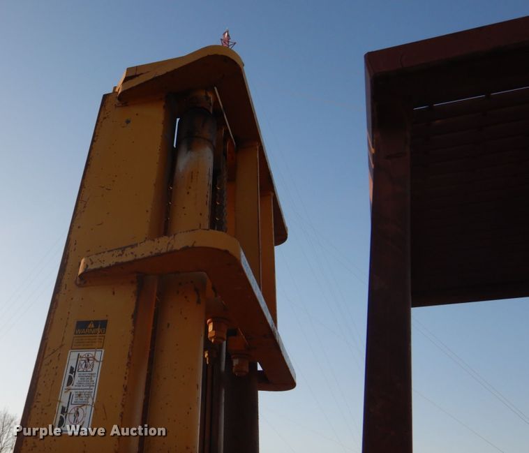 image for item DH8127 1993 Case 586E  forklift