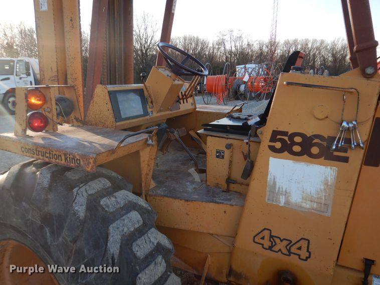 image for item DH8127 1993 Case 586E  forklift