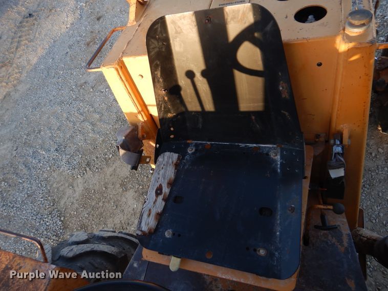 image for item DH8127 1993 Case 586E  forklift