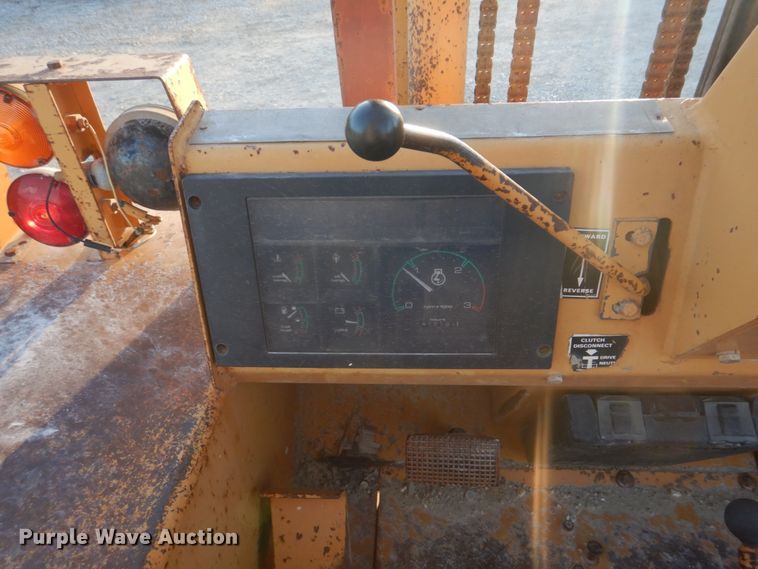 image for item DH8127 1993 Case 586E  forklift