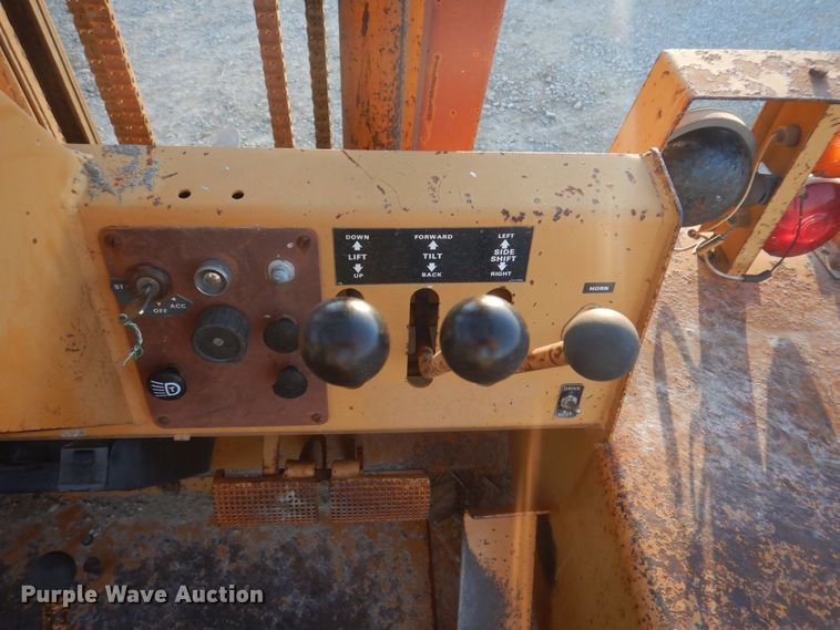 image for item DH8127 1993 Case 586E  forklift