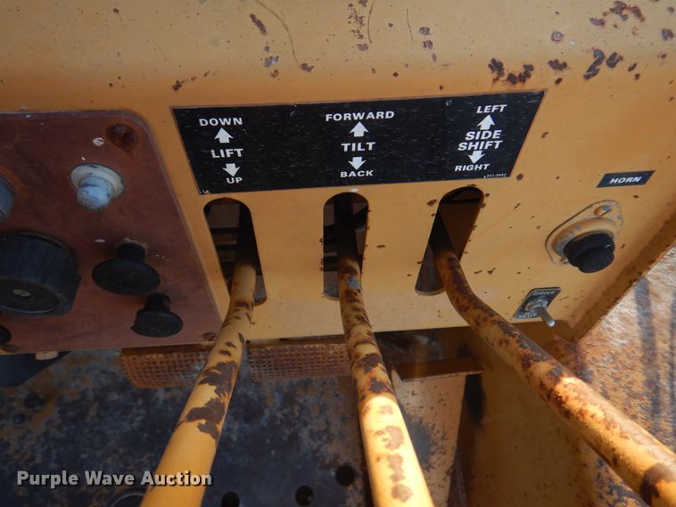 image for item DH8127 1993 Case 586E  forklift