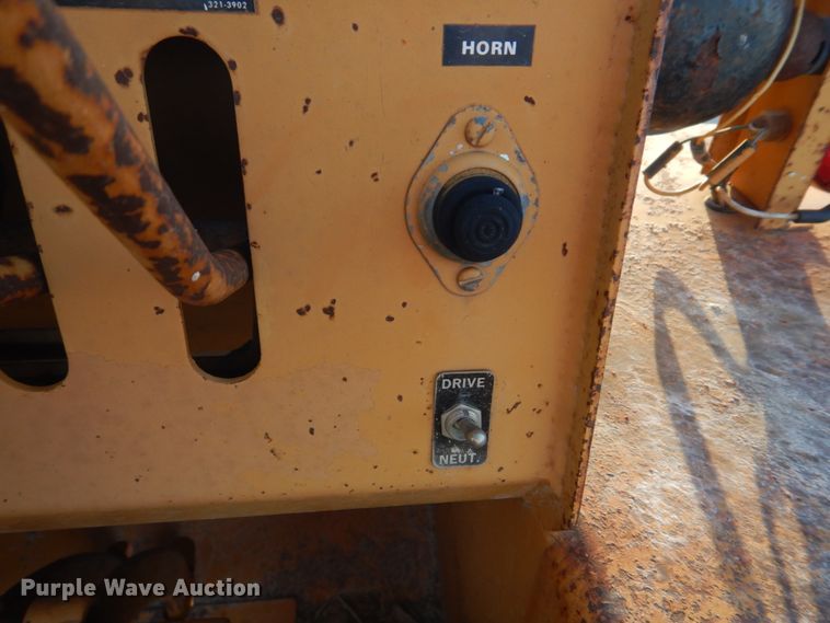 image for item DH8127 1993 Case 586E  forklift