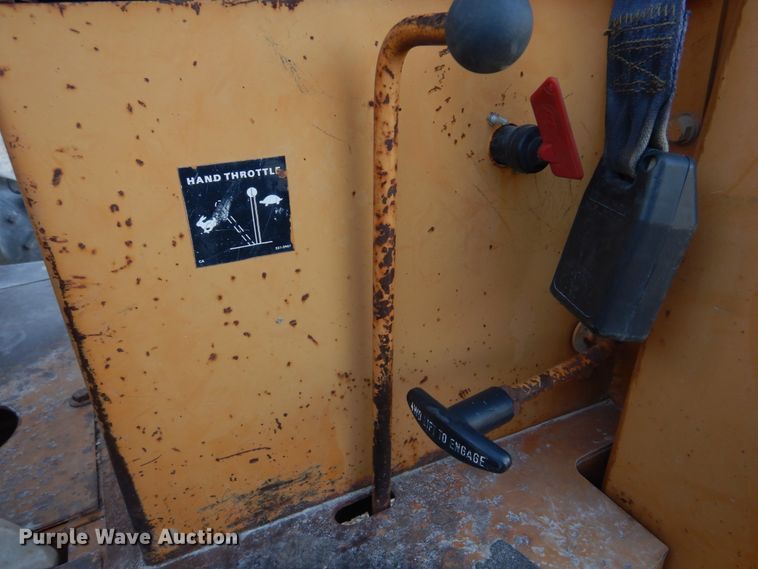 image for item DH8127 1993 Case 586E  forklift