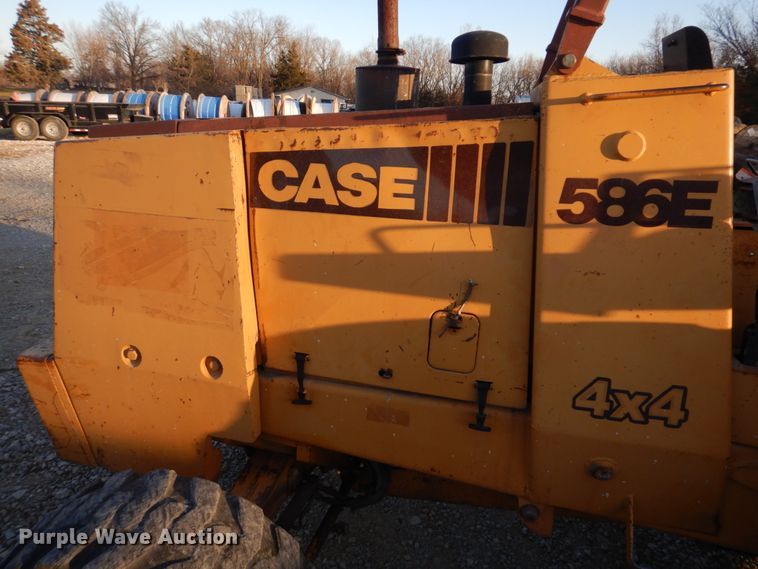 image for item DH8127 1993 Case 586E  forklift