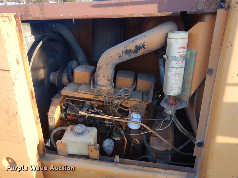 image for item DH8127 1993 Case 586E  forklift