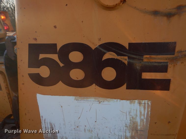 image for item DH8127 1993 Case 586E  forklift