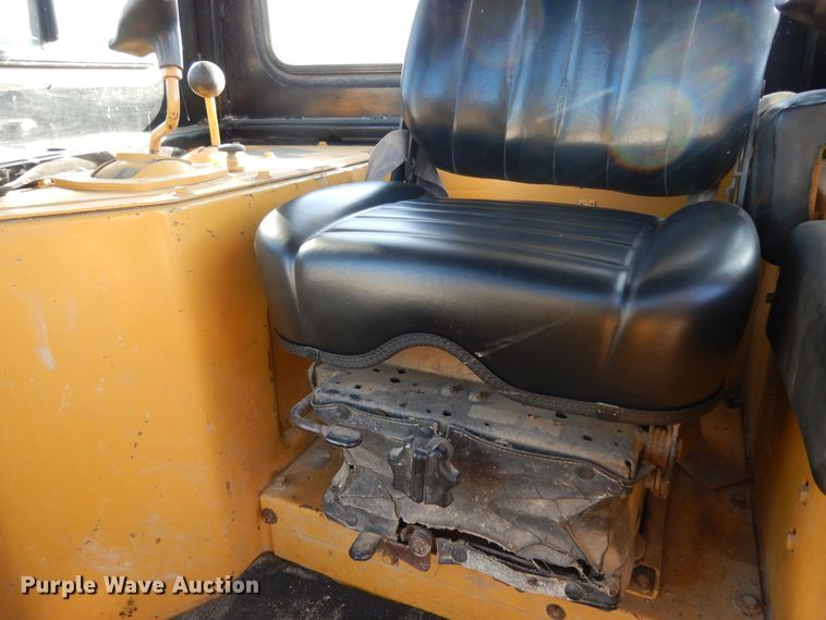 image for item DI8605 1987 Caterpillar D8N  dozer