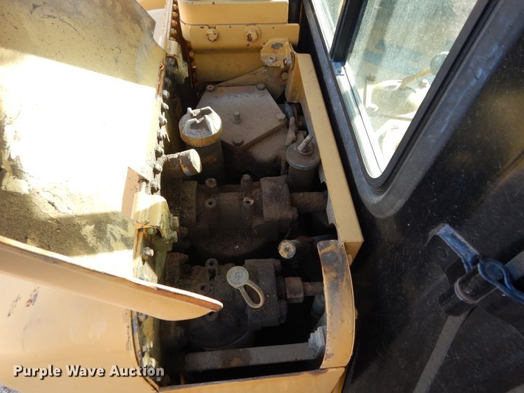 image for item DI8605 1987 Caterpillar D8N  dozer