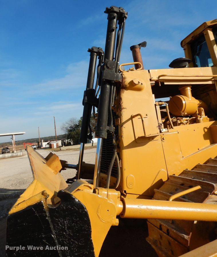 image for item DI8605 1987 Caterpillar D8N  dozer