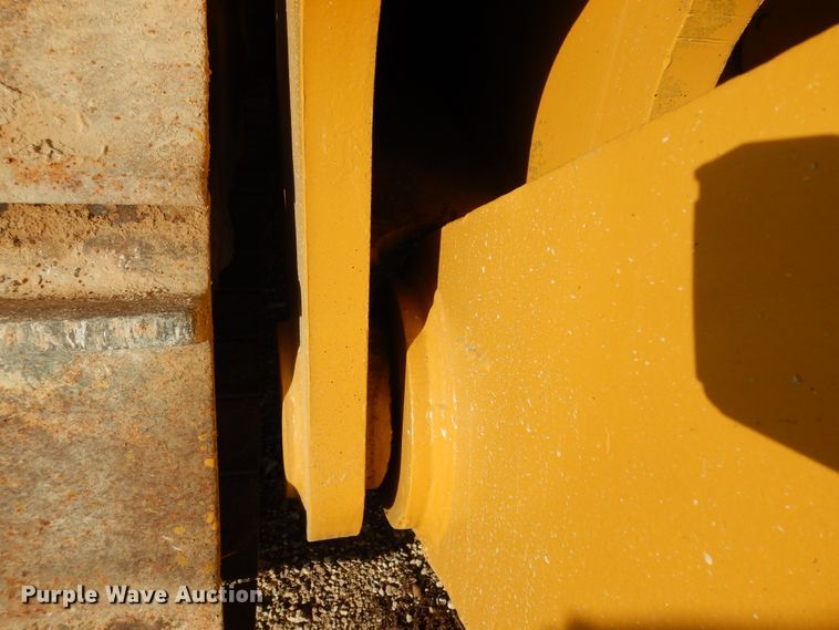 image for item DI8605 1987 Caterpillar D8N  dozer