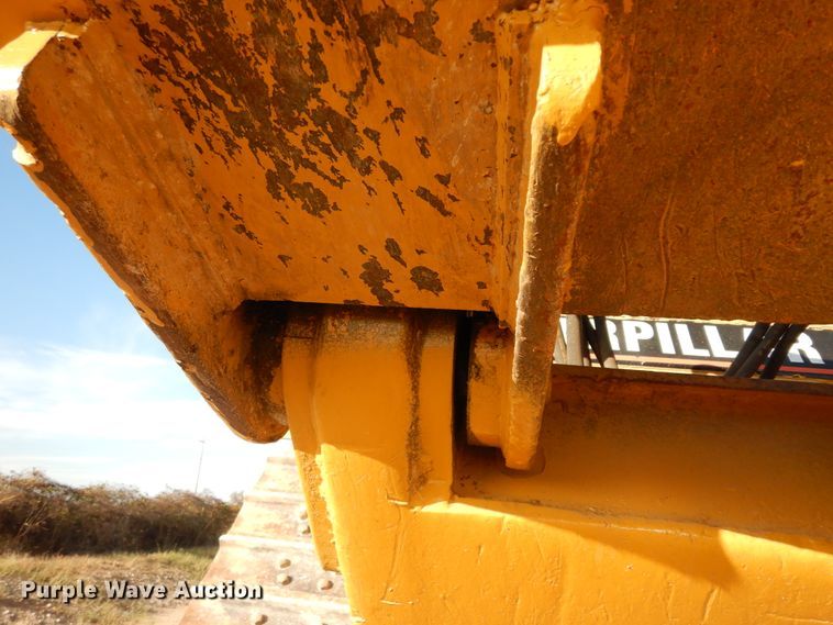 image for item DI8605 1987 Caterpillar D8N  dozer