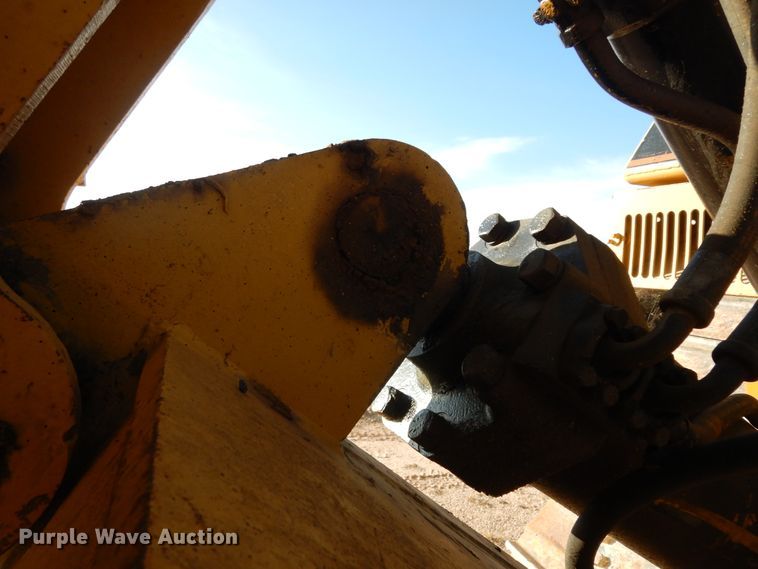 image for item DI8605 1987 Caterpillar D8N  dozer