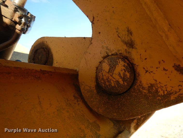 image for item DI8605 1987 Caterpillar D8N  dozer