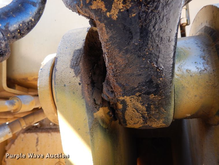 image for item DI8605 1987 Caterpillar D8N  dozer