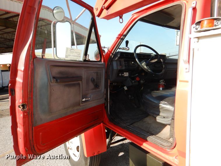 image for item DJ0802 1991 Ford F600  bucket truck