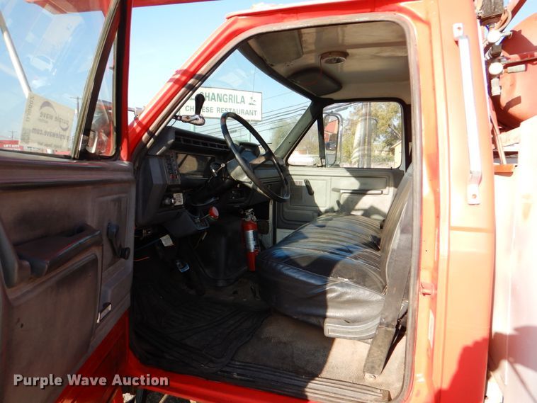 image for item DJ0802 1991 Ford F600  bucket truck