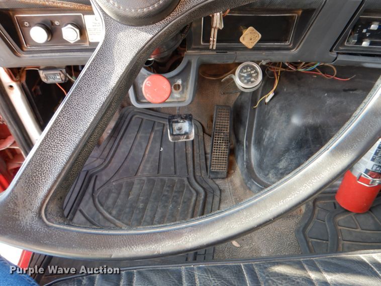 image for item DJ0802 1991 Ford F600  bucket truck