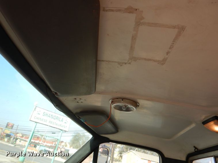 image for item DJ0802 1991 Ford F600  bucket truck