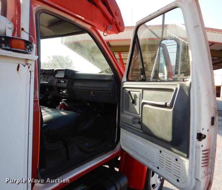 image for item DJ0802 1991 Ford F600  bucket truck