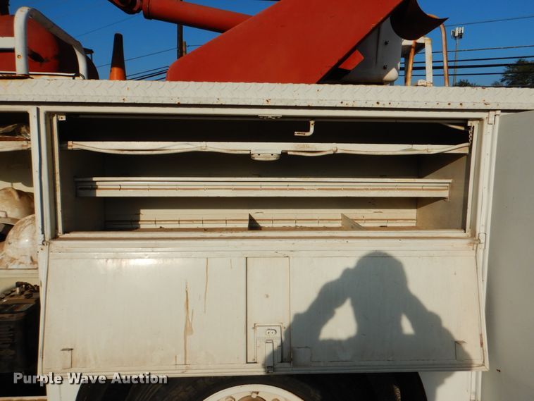 image for item DJ0802 1991 Ford F600  bucket truck