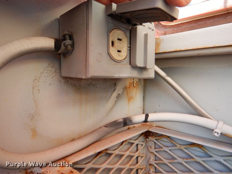 image for item DJ0802 1991 Ford F600  bucket truck