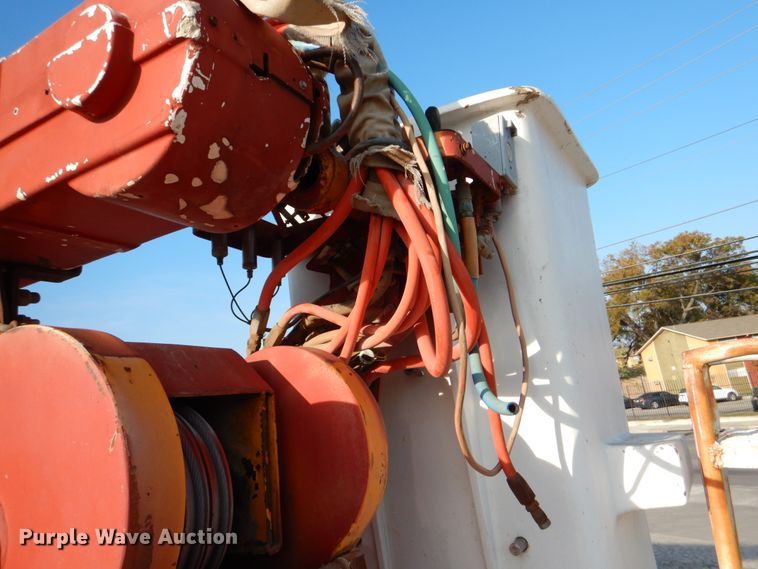 image for item DJ0802 1991 Ford F600  bucket truck