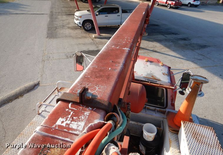 image for item DJ0802 1991 Ford F600  bucket truck